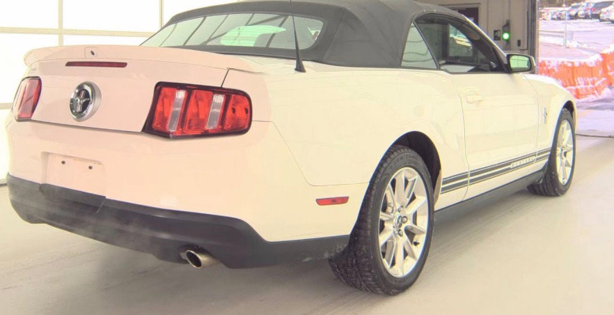 Used 2010 Ford Mustang Premium image 2