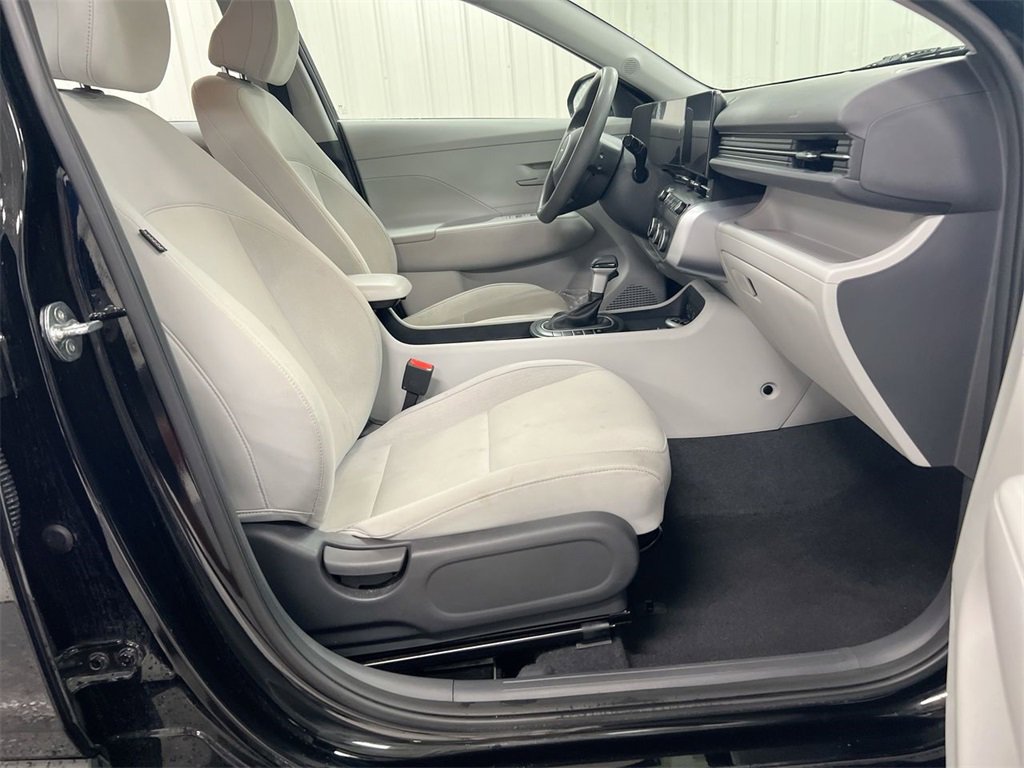Used 2024 Hyundai Kona SE image 21
