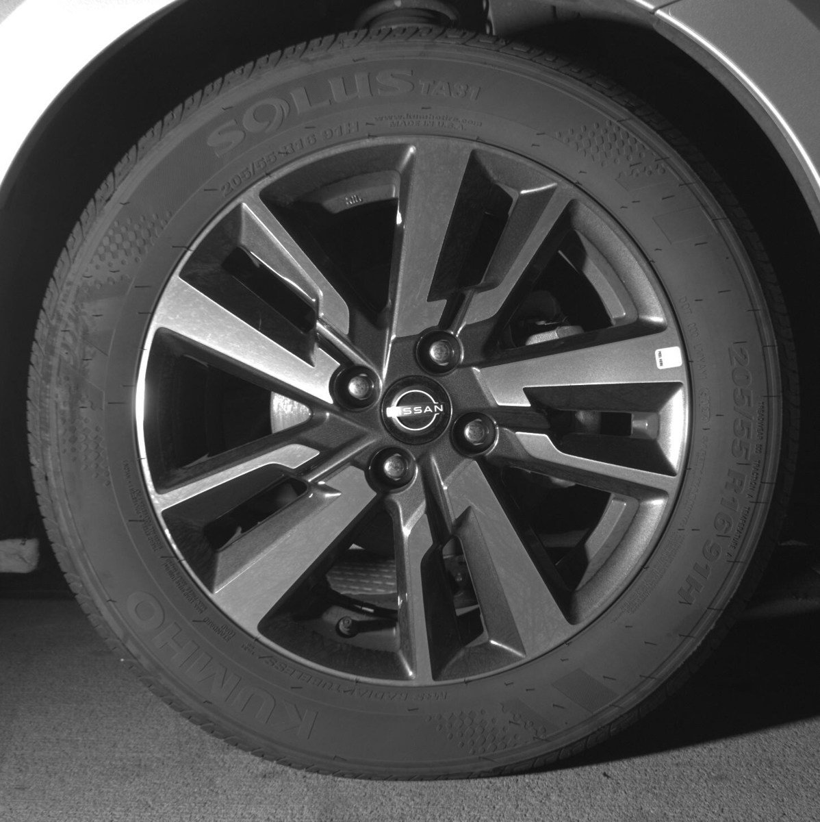 Used 2025 Nissan Versa SV image 10