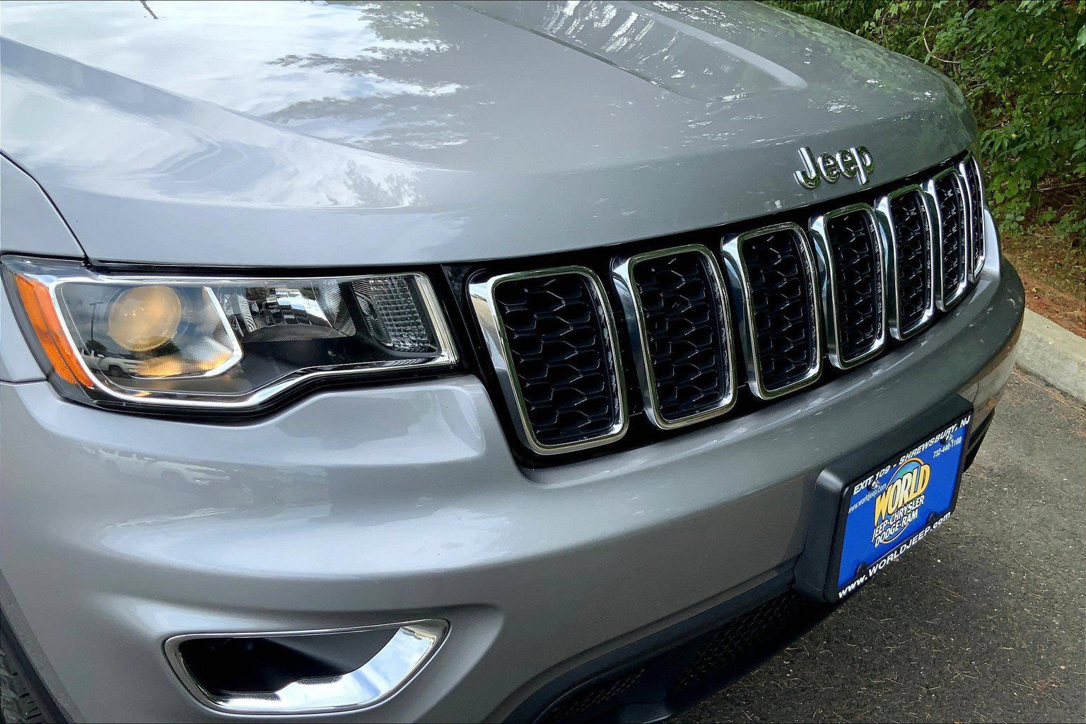 Used 2020 Jeep Grand Cherokee Laredo AWD/4WD image 26