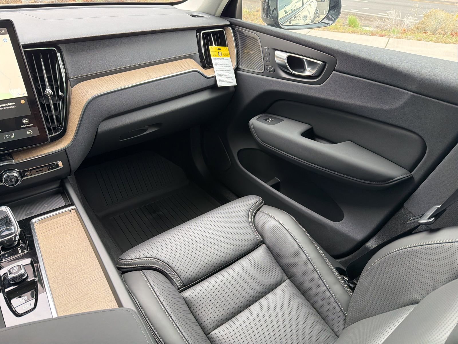 New 2026 Volvo XC60 B5 Ultra w/ Protection Package Premier AWD/4WD image 13