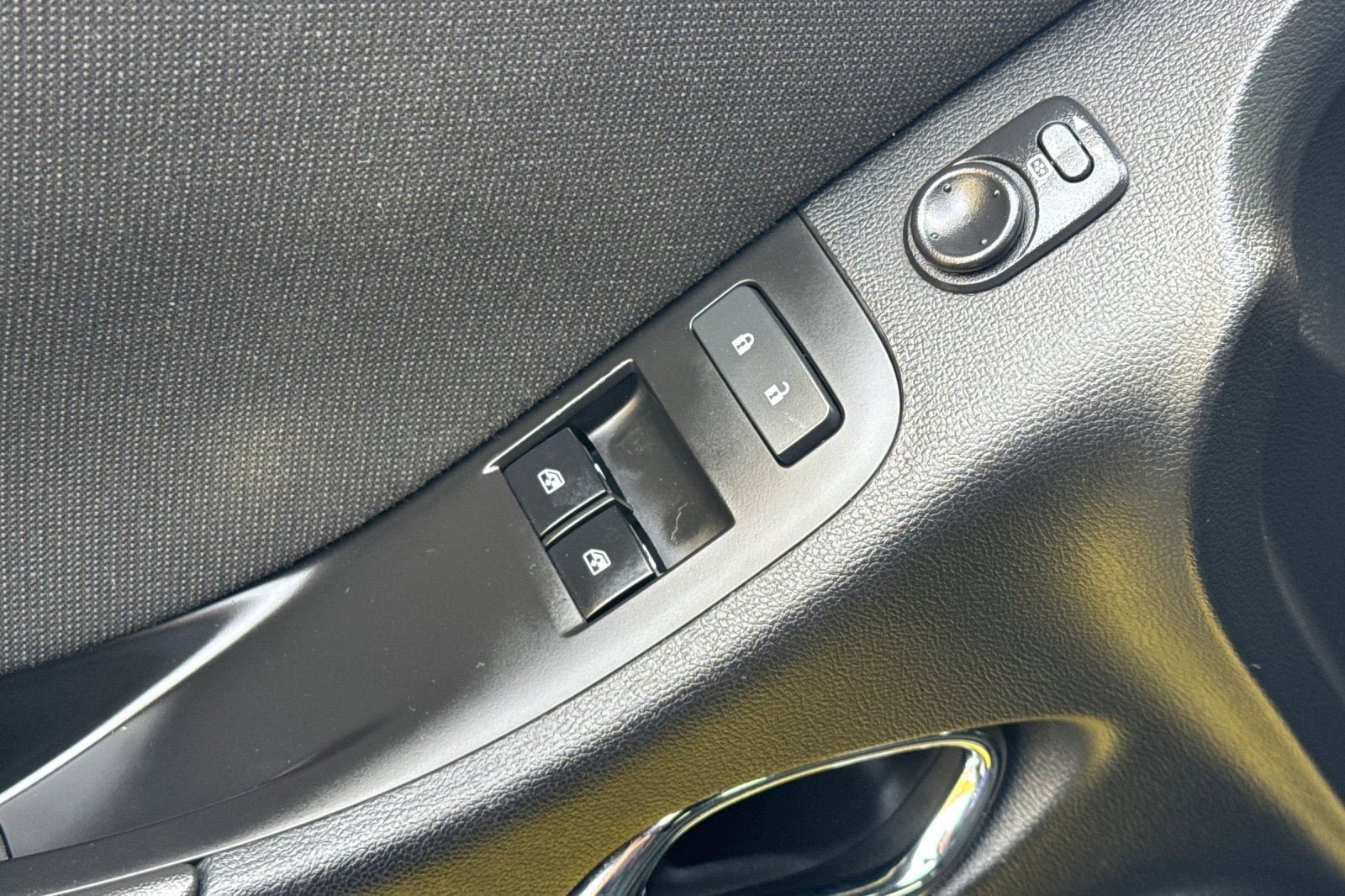 Used 2015 Chevrolet Camaro LT image 12