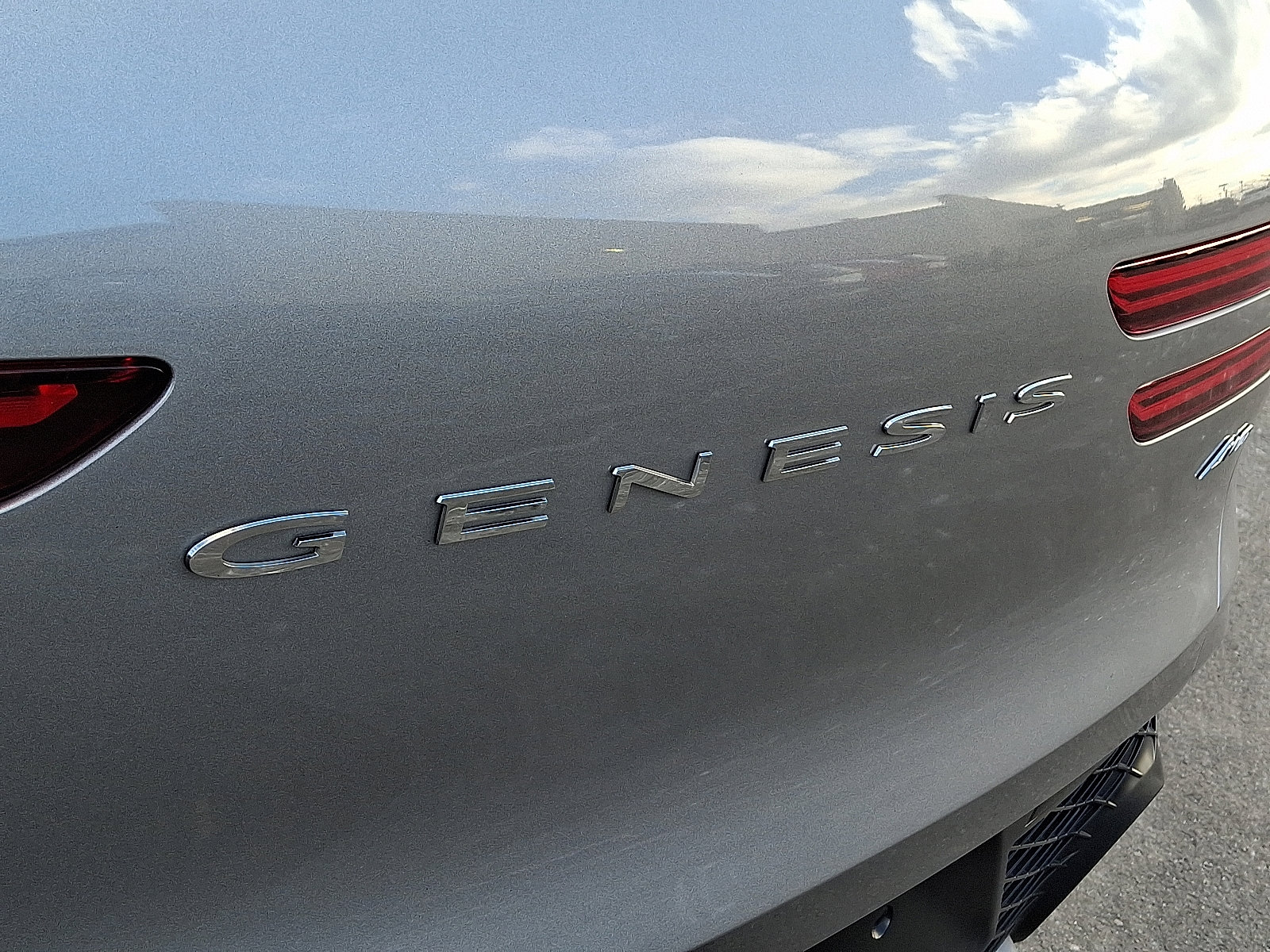 Used 2023 Genesis GV70 2.5T w/ Sport Prestige Package image 31