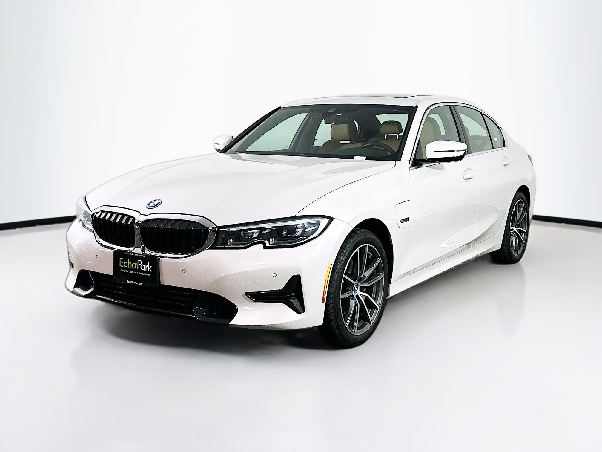 Used 2022 BMW 330e xDrive w/ Premium Package image 3