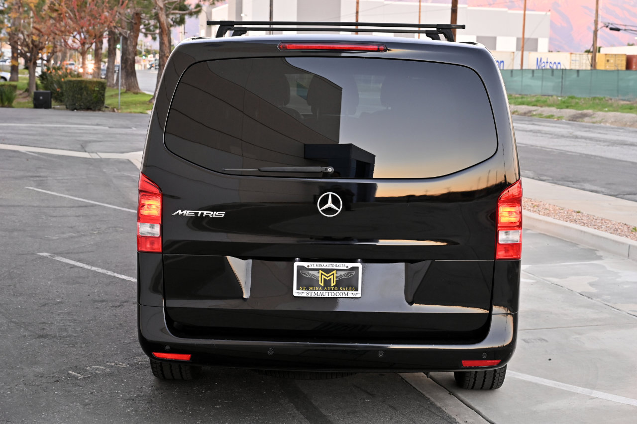 Used 2018 Mercedes-Benz Metris Passenger image 5