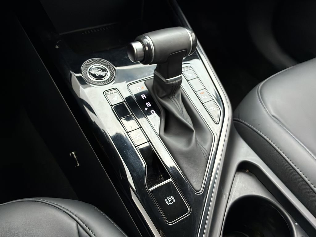 Certified 2025 Kia Niro EX FWD image 13