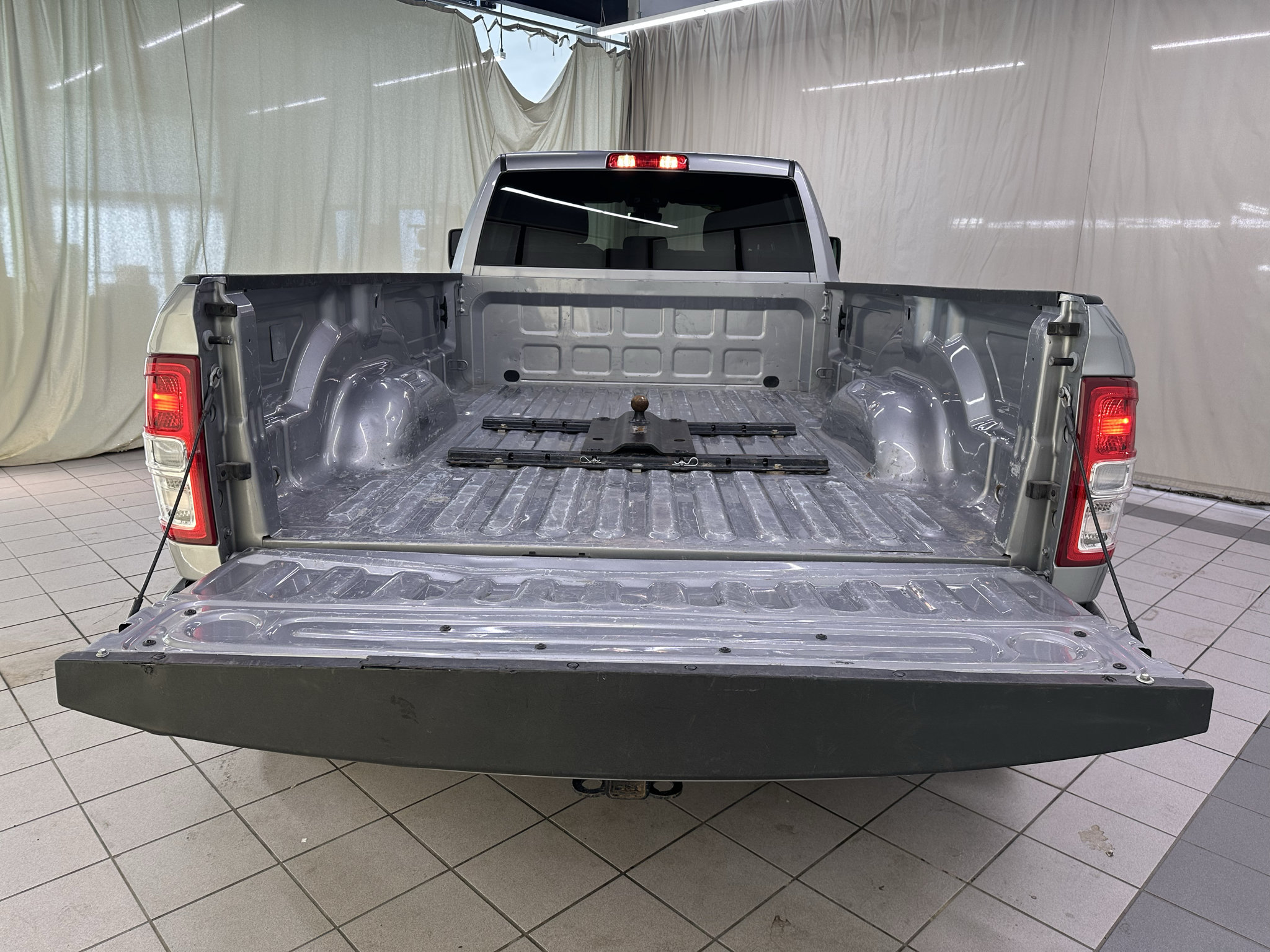 Used 2024 RAM 3500 Big Horn AWD/4WD image 6