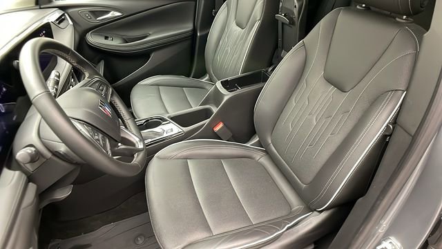 Used 2024 Buick Encore GX Avenir w/ Avenir Convenience Package image 31