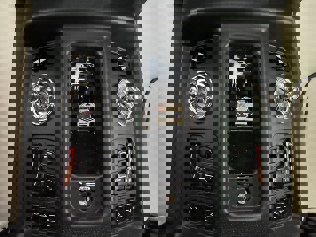 Used 2014 Rolls-Royce Phantom Drophead Coupe image 12