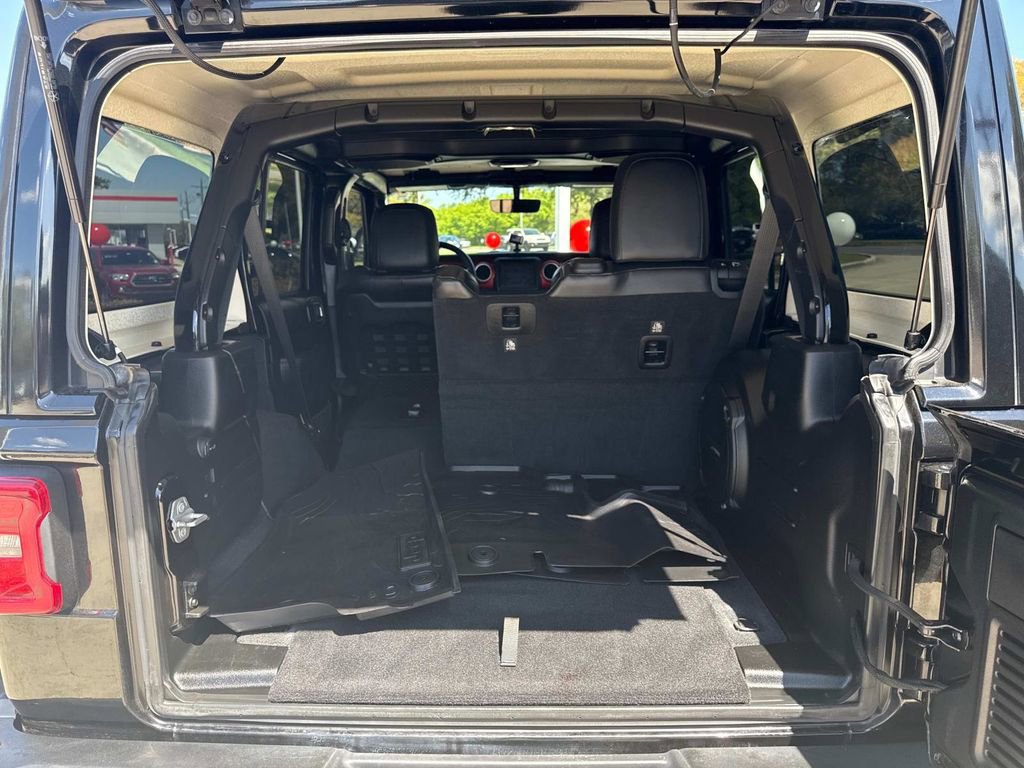 Used 2018 Jeep Wrangler Unlimited Rubicon image 11