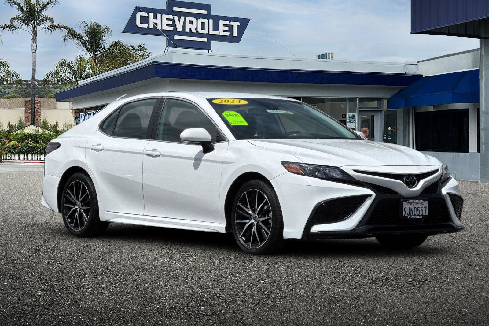 Used 2024 Toyota Camry SE w/ Convenience Package FWD image 30