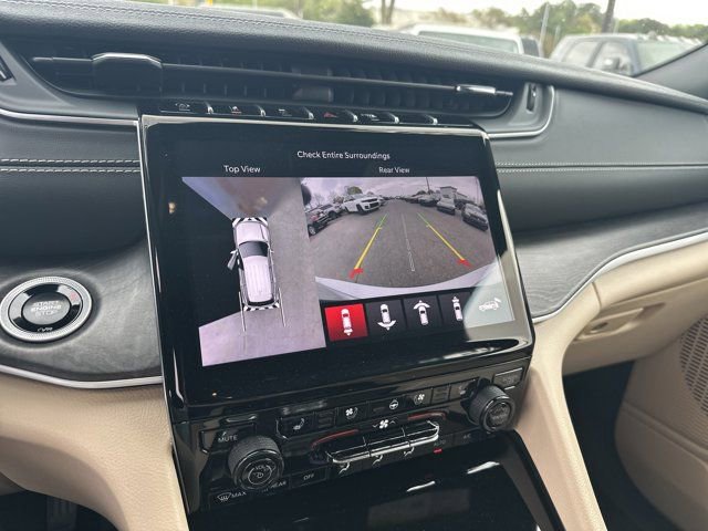 Used 2024 Jeep Grand Cherokee L Limited w/ Luxury Tech Group II image 32