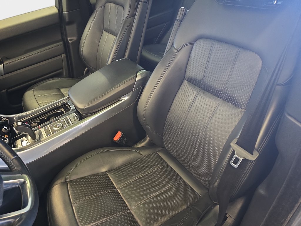 Used 2020 Land Rover Range Rover Sport HSE AWD/4WD image 18