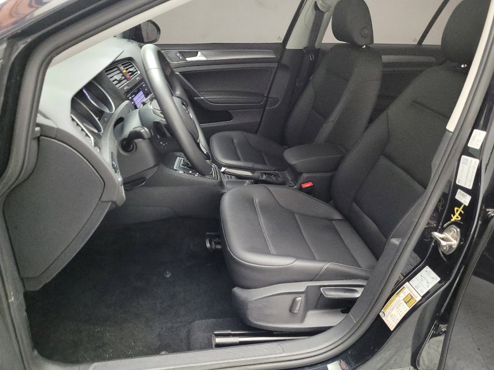 Used 2021 Volkswagen Golf 4-Door image 17