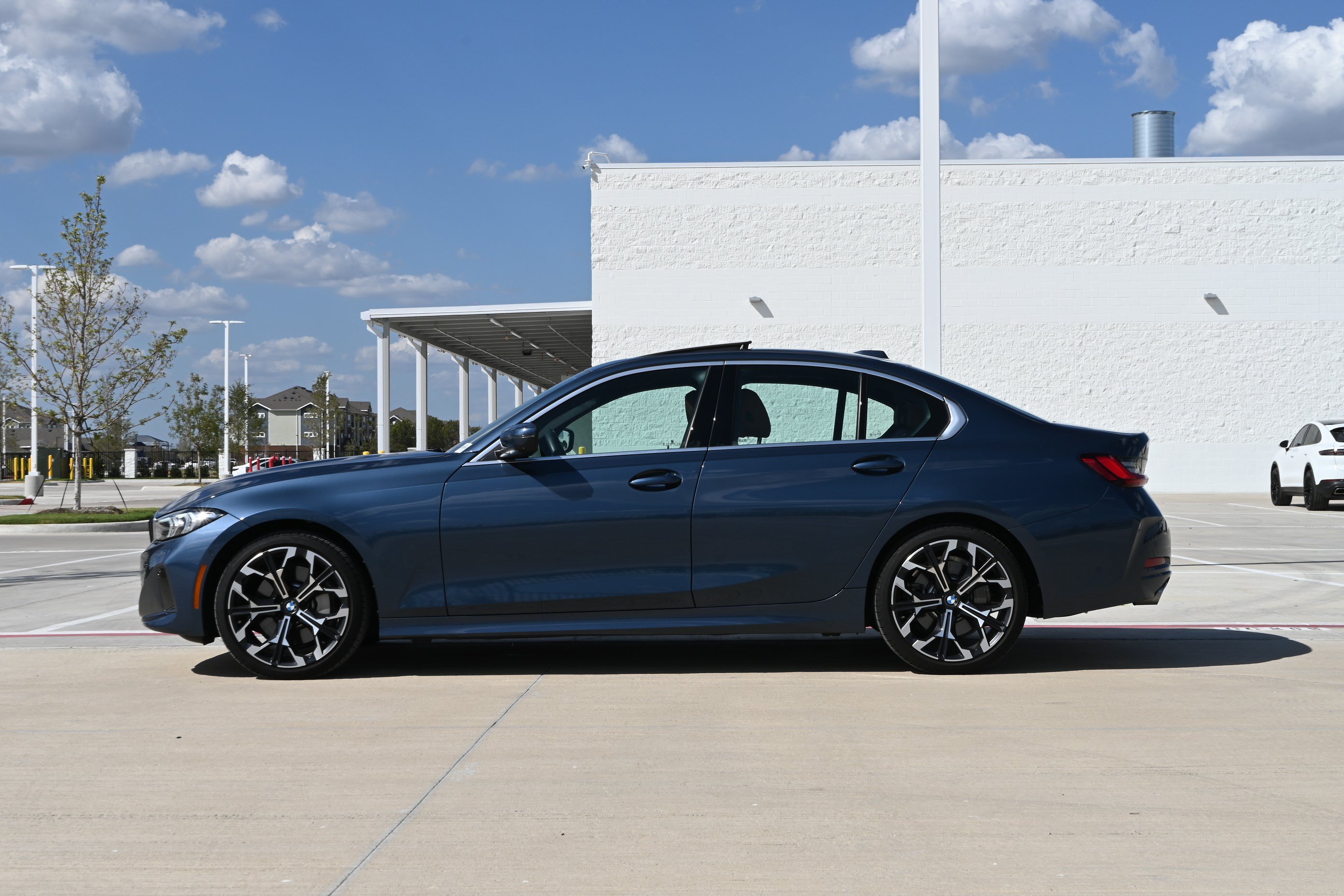 Certified 2025 BMW 330i Sedan RWD image 6