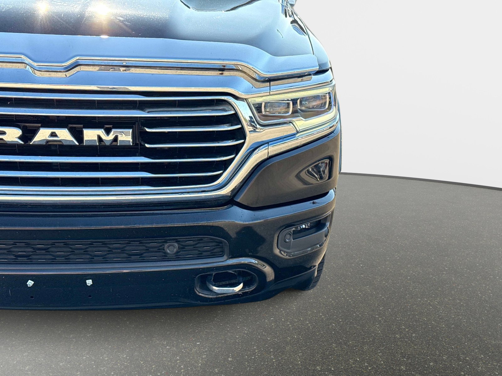 Used 2021 RAM 1500 Limited w/ Body Color Bumper Group image 10