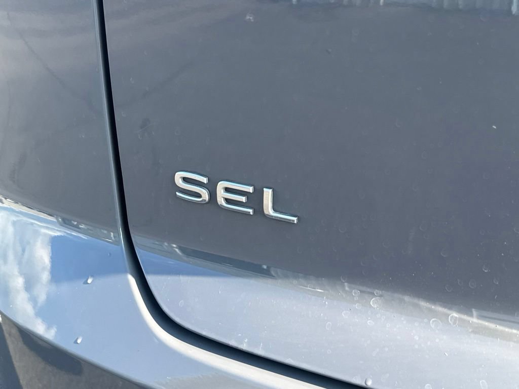 Used 2022 Volkswagen Atlas Cross Sport SEL R-Line AWD/4WD image 11