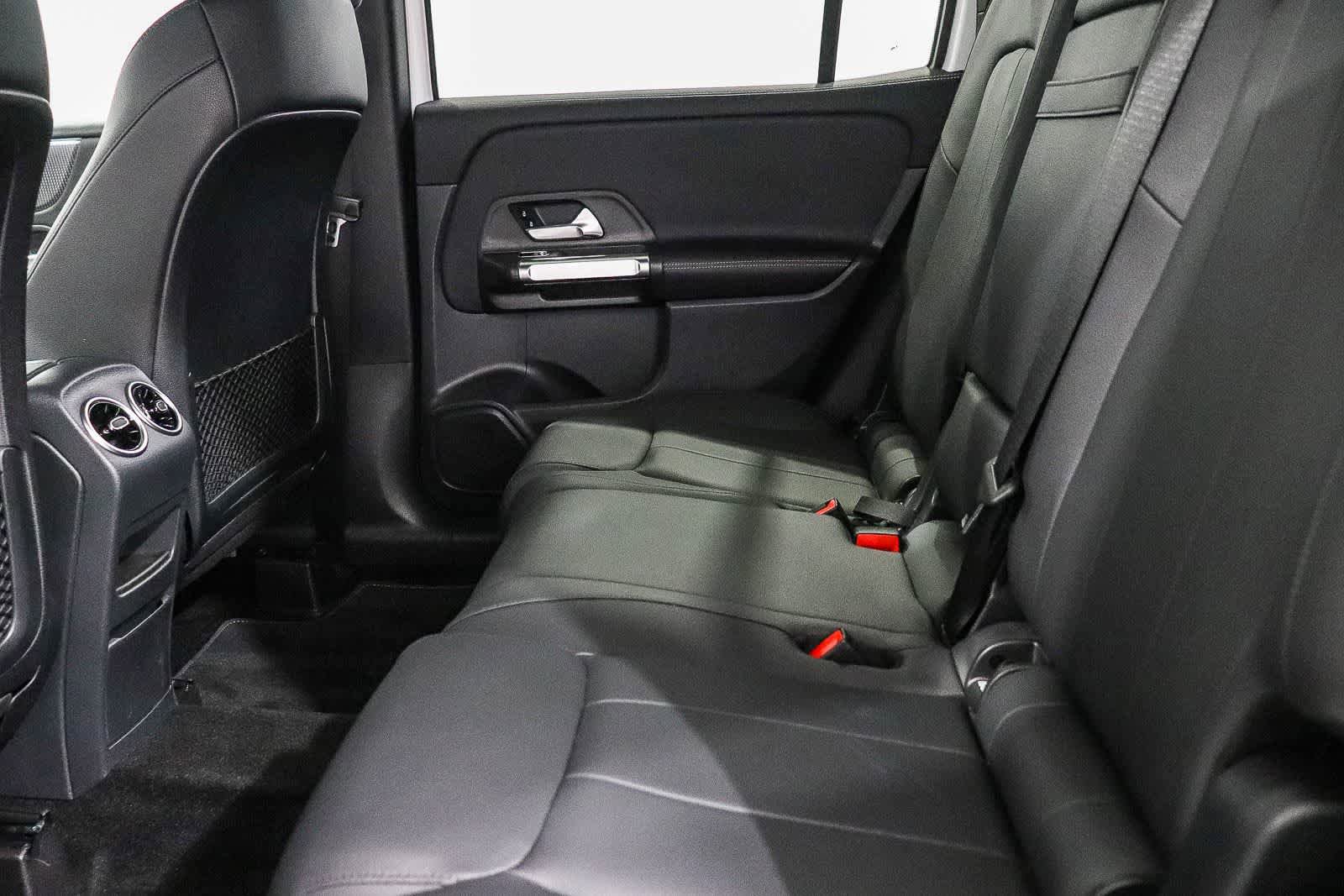 Used 2022 Mercedes-Benz GLB 250 4MATIC image 19