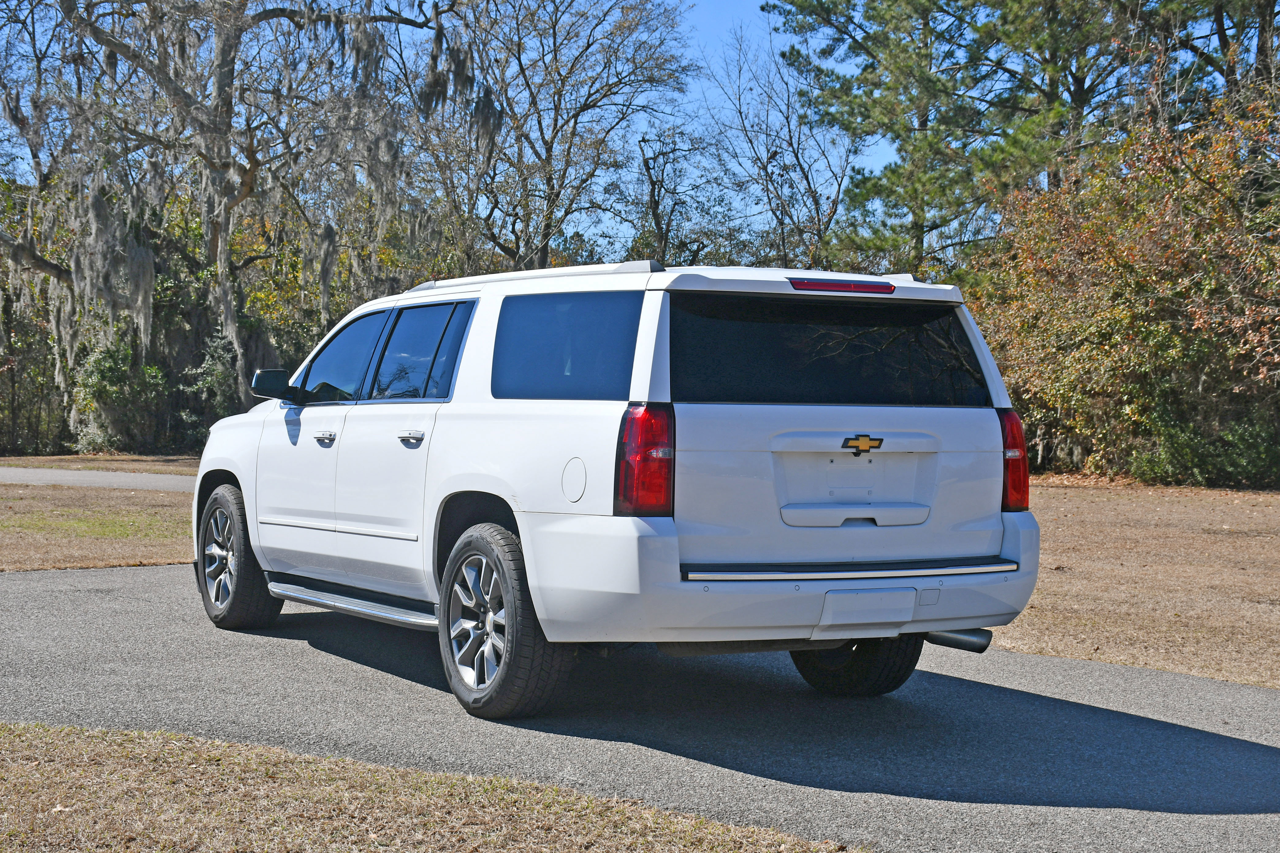Used 2017 Chevrolet Suburban Premier image 3