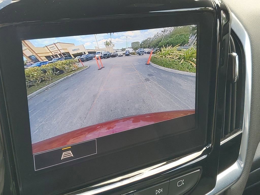 Used 2023 Chevrolet Traverse LT image 28