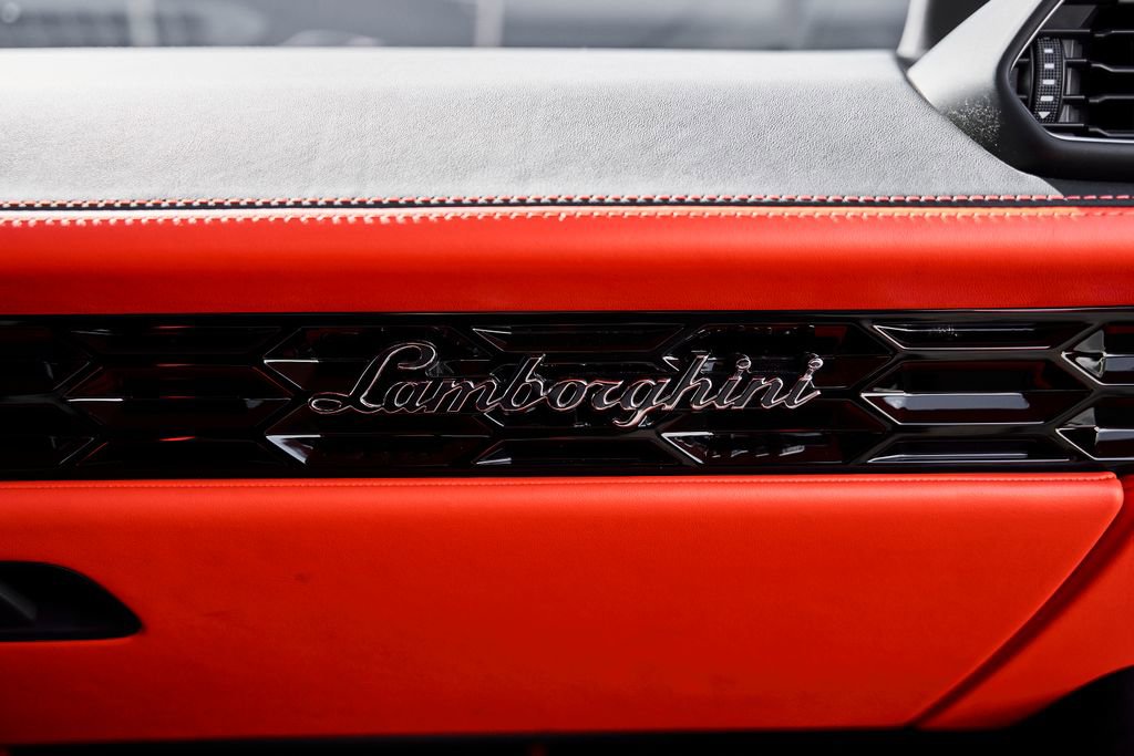 Used 2023 Lamborghini Huracan Tecnica image 45