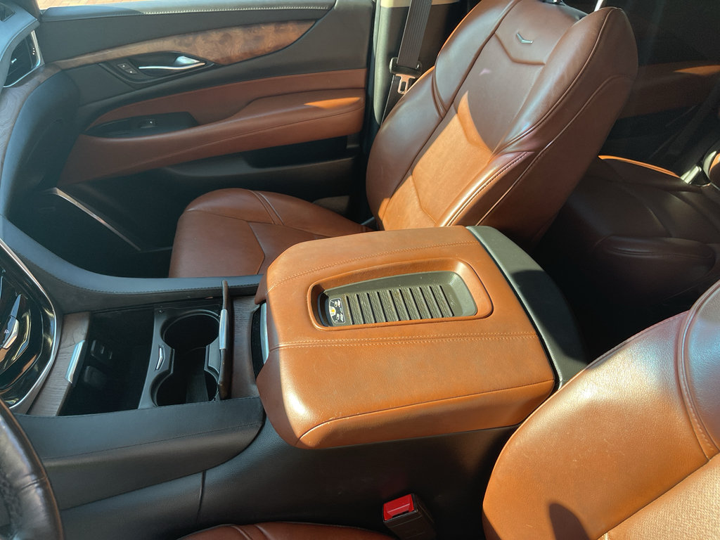 Used 2019 Cadillac Escalade Premium Luxury AWD/4WD image 18