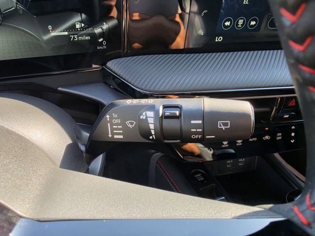 Used 2025 Nissan Kicks SR FWD image 21