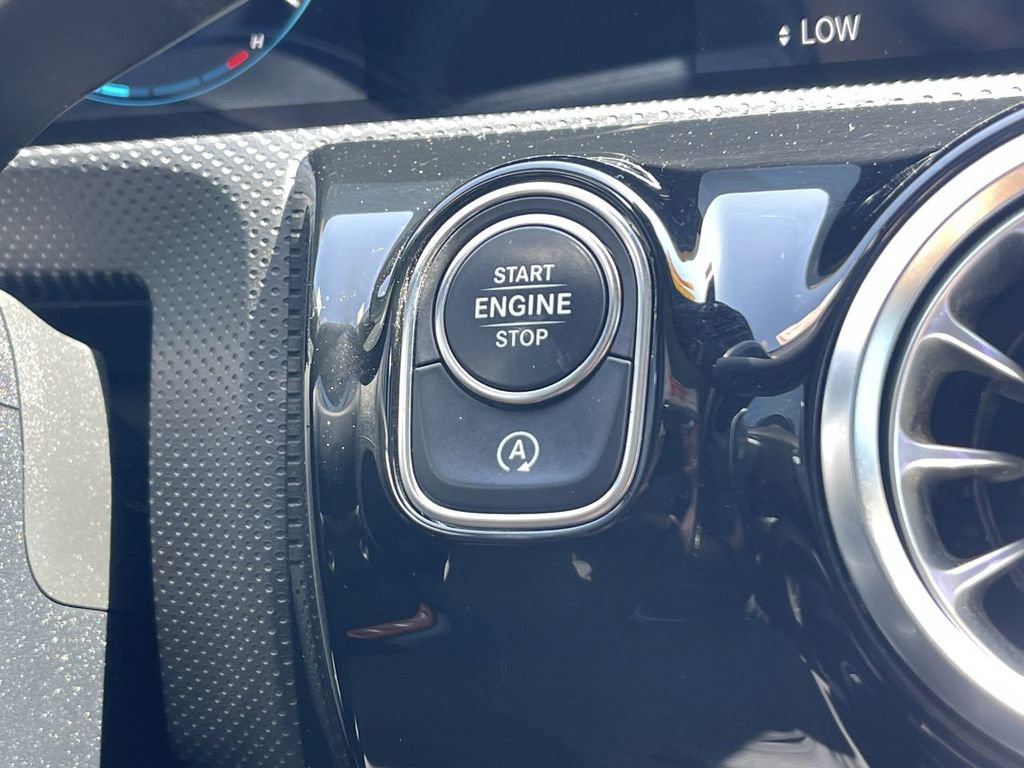 Used 2022 Mercedes-Benz A 220 image 16