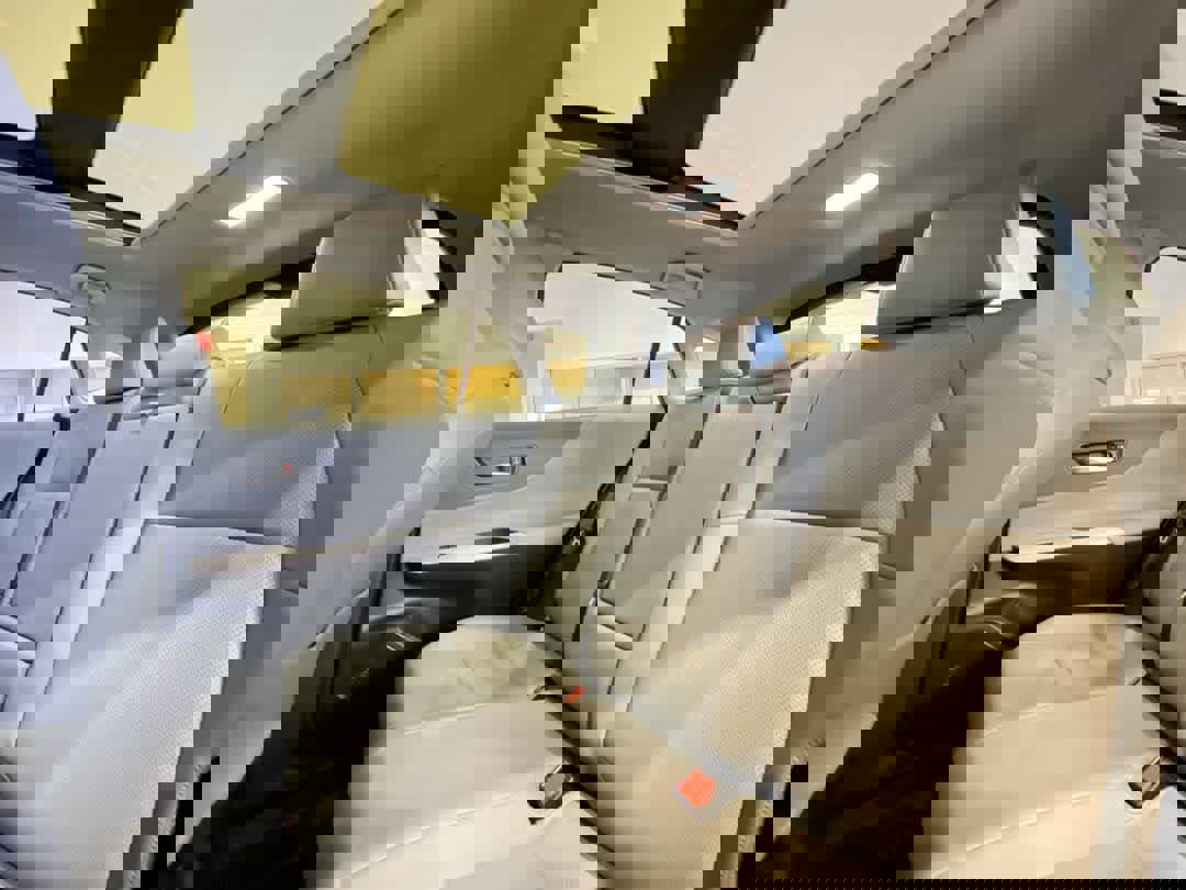 Used 2021 Toyota Venza Limited image 25