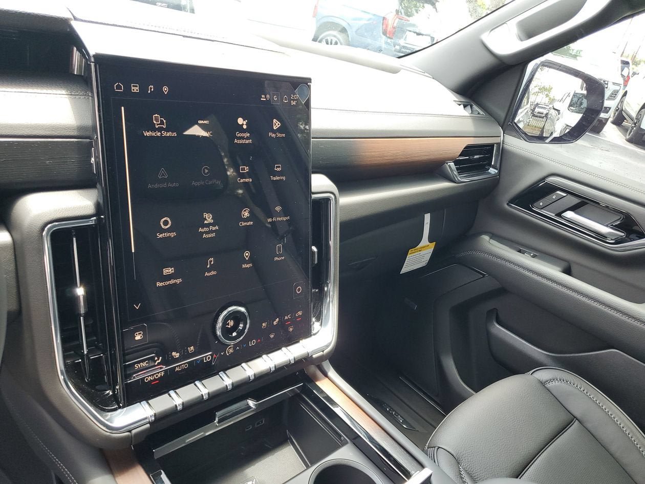 New 2026 GMC Yukon Denali w/ LPO, Floor Liner Package RWD image 26