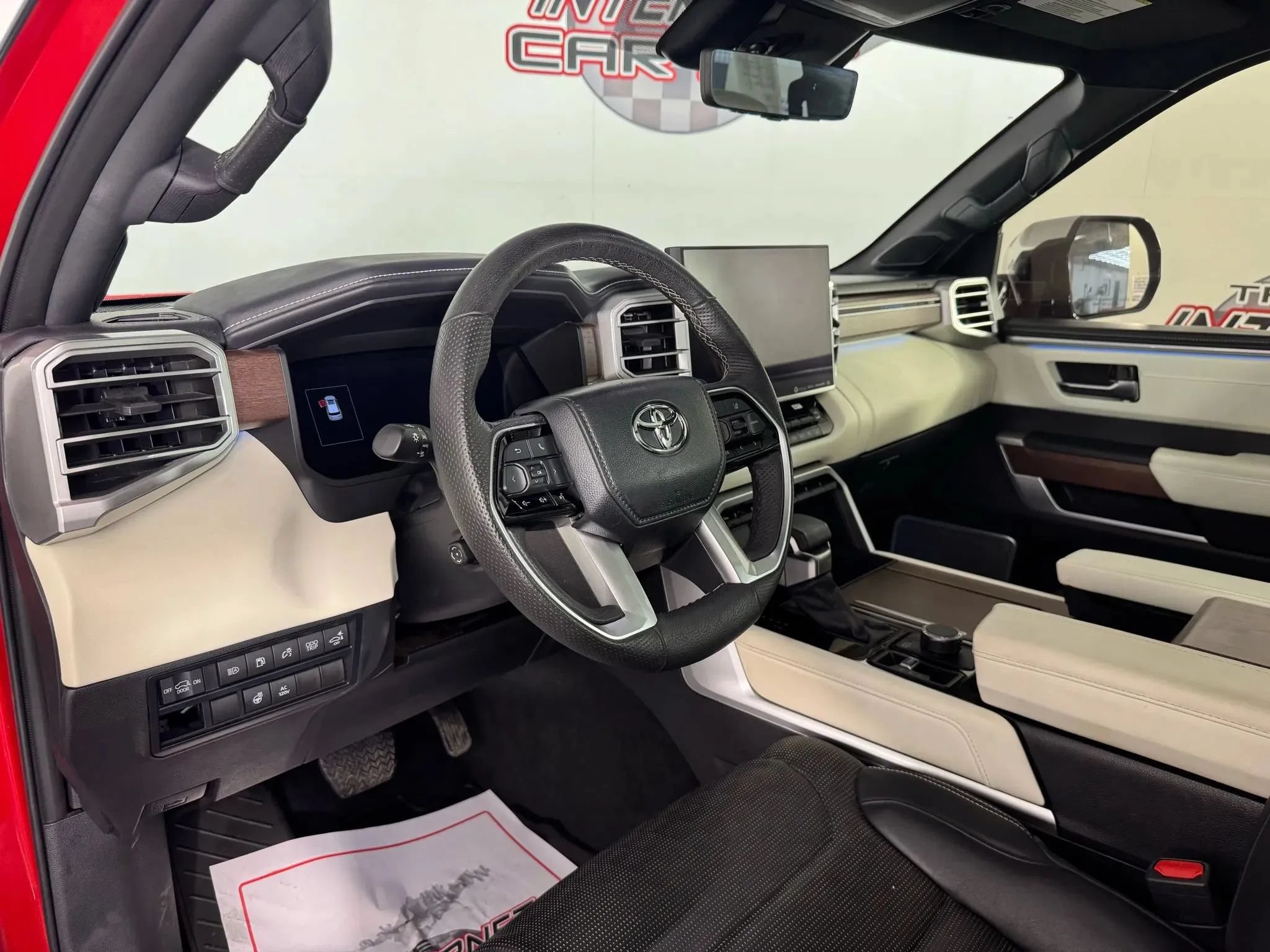Used 2023 Toyota Sequoia Capstone AWD/4WD image 10