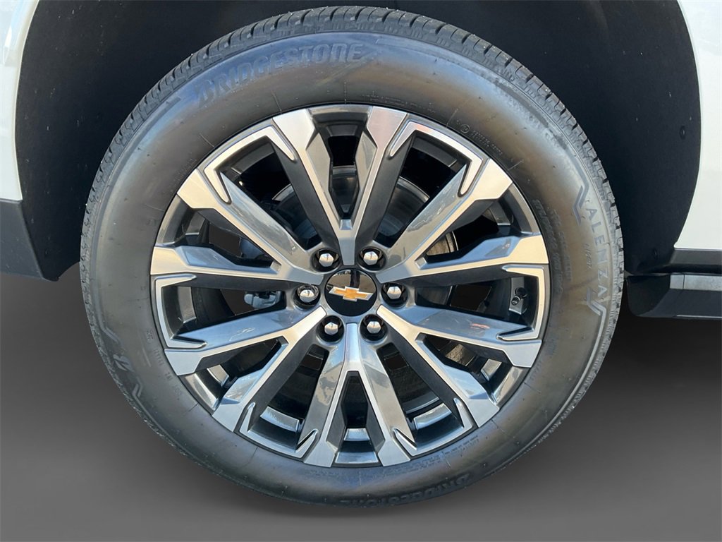 New 2025 Chevrolet Suburban High Country image 10