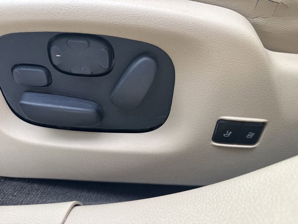 Used 2015 Ford Taurus Limited w/ Equipment Group 301A image 21