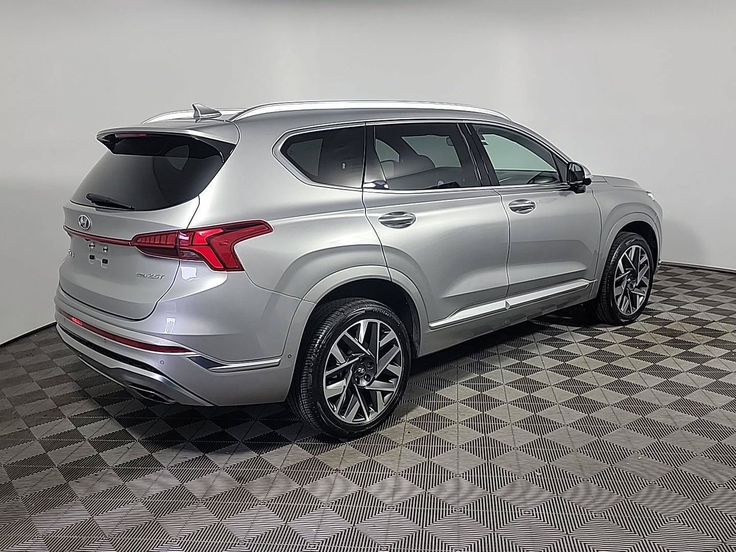 Used 2022 Hyundai Santa Fe Calligraphy AWD/4WD image 4