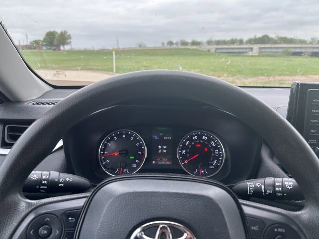 Used 2021 Toyota RAV4 XLE image 13