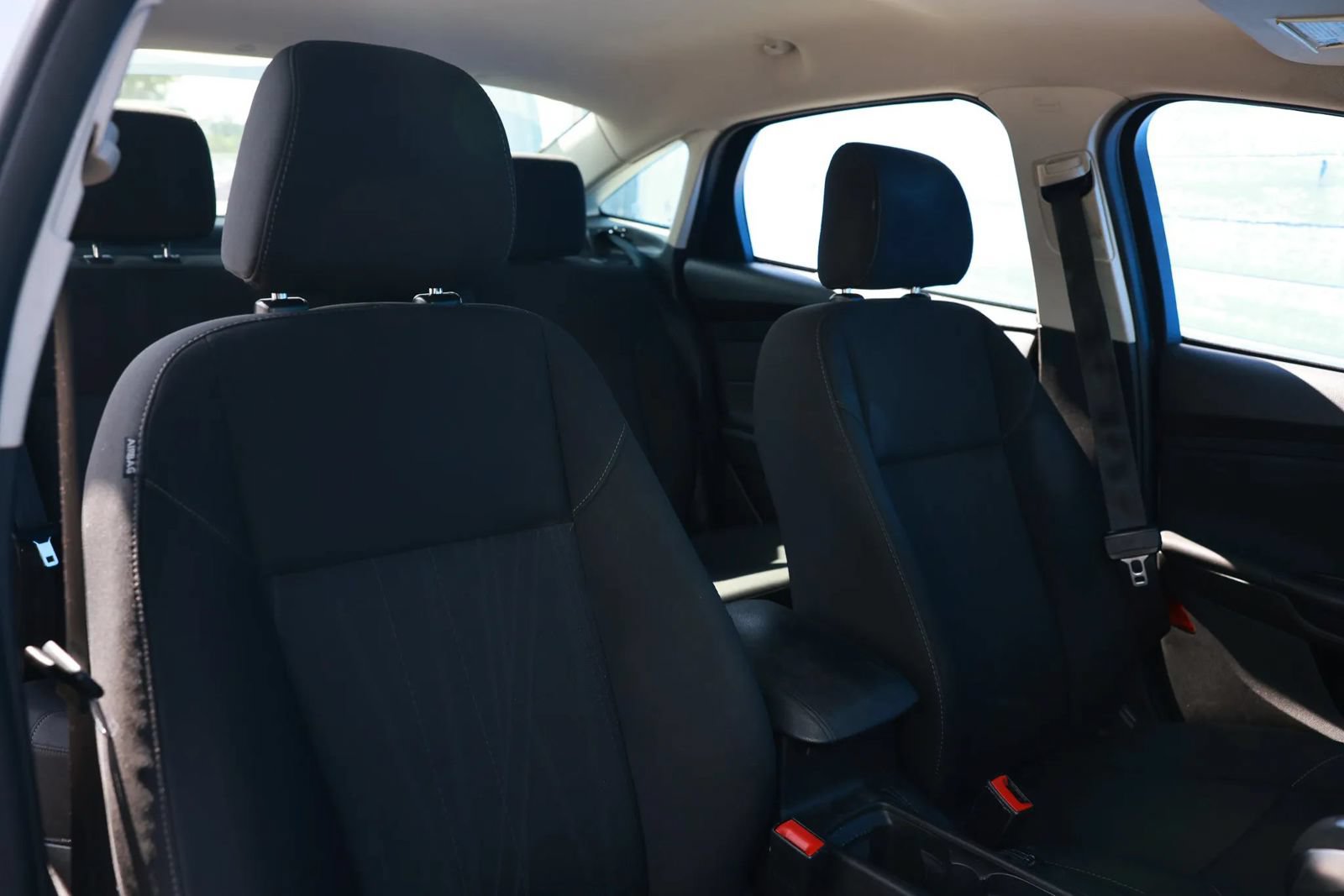 Used 2016 Ford Focus SE FWD image 26