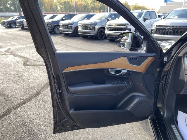 Used 2024 Volvo XC90 B6 Plus AWD/4WD image 23