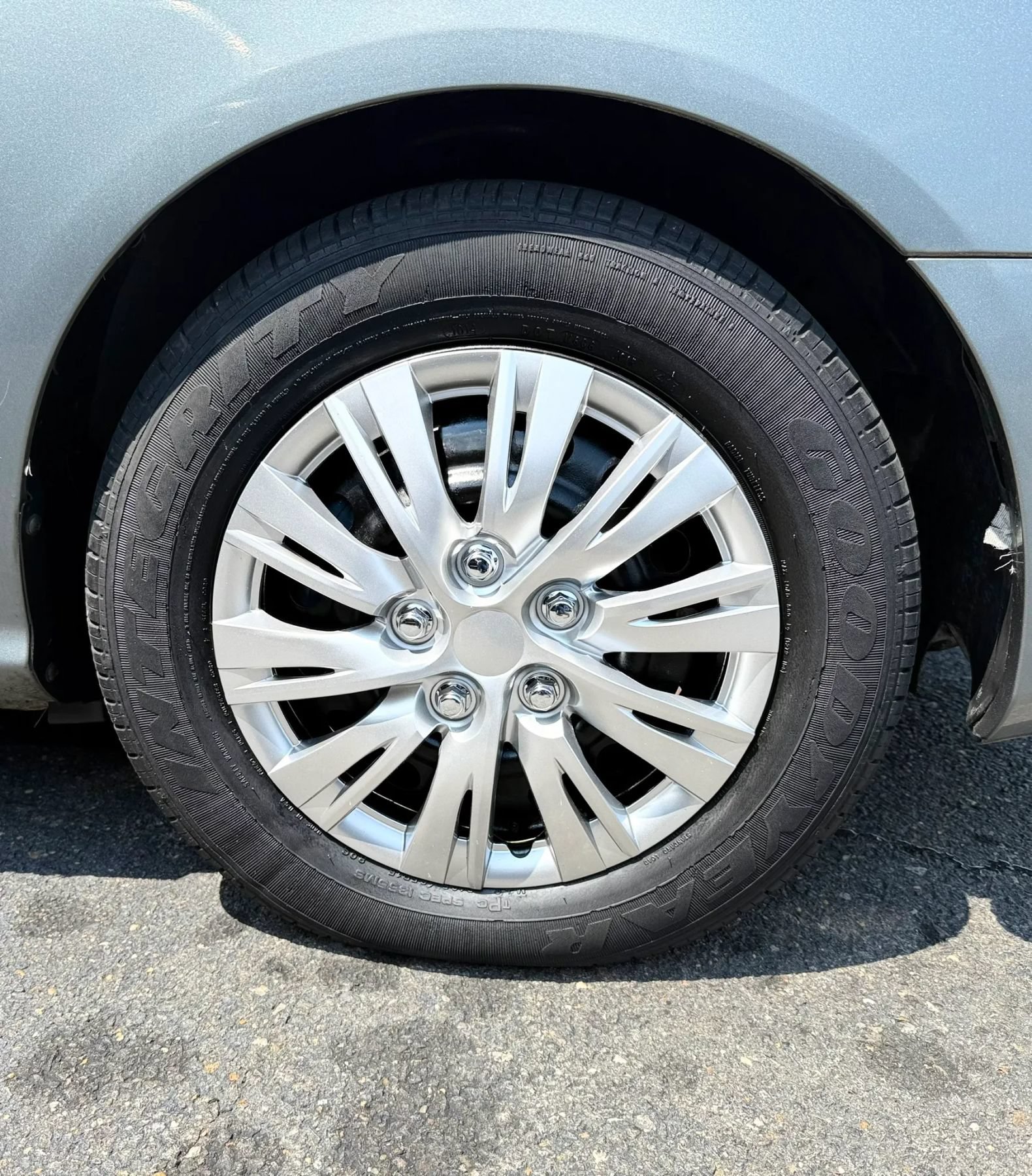 Used 2010 Hyundai Elantra GLS FWD image 40