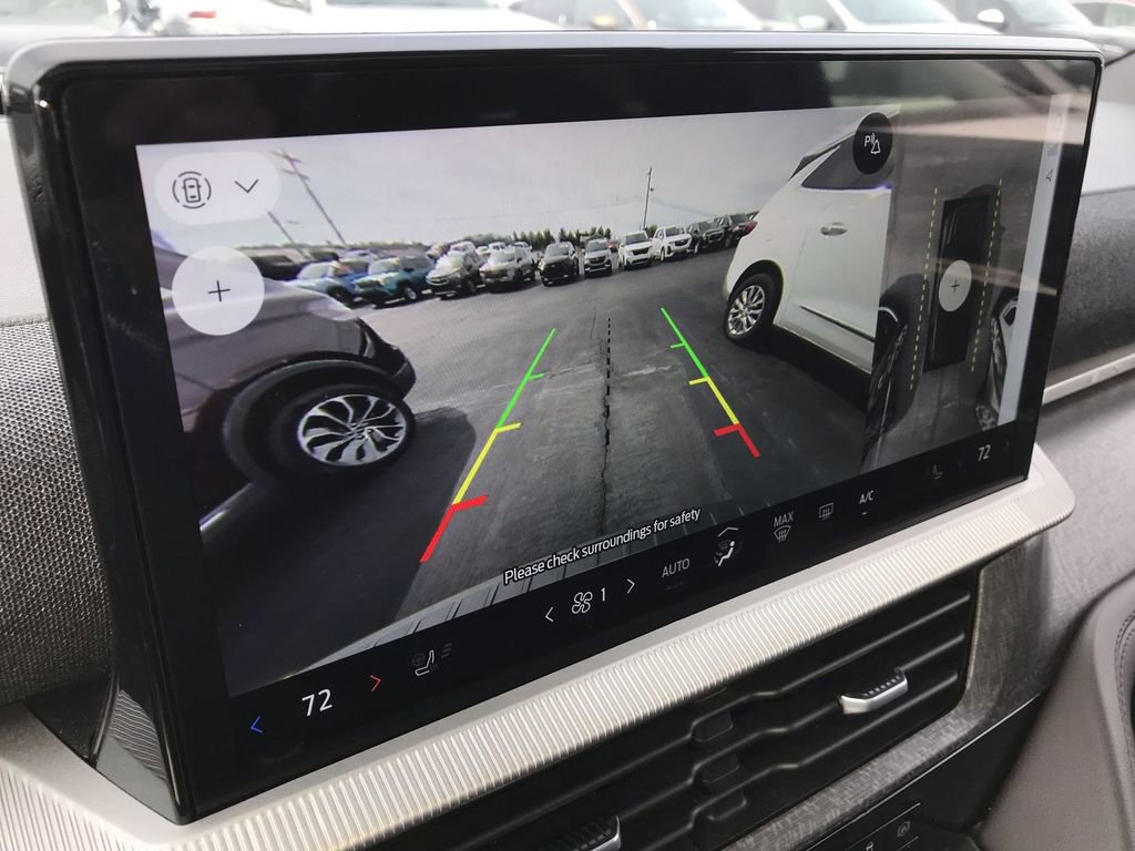 Used 2025 Ford Explorer Platinum w/ Ultimate Package image 17