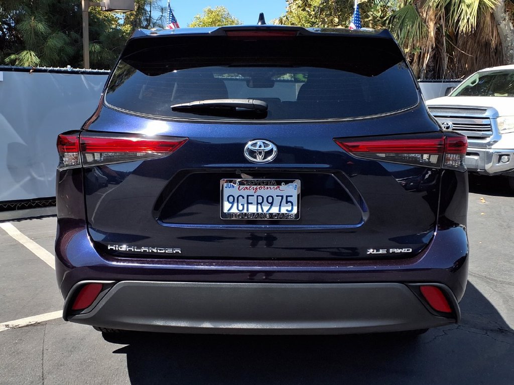 Certified 2023 Toyota Highlander XLE AWD/4WD image 6