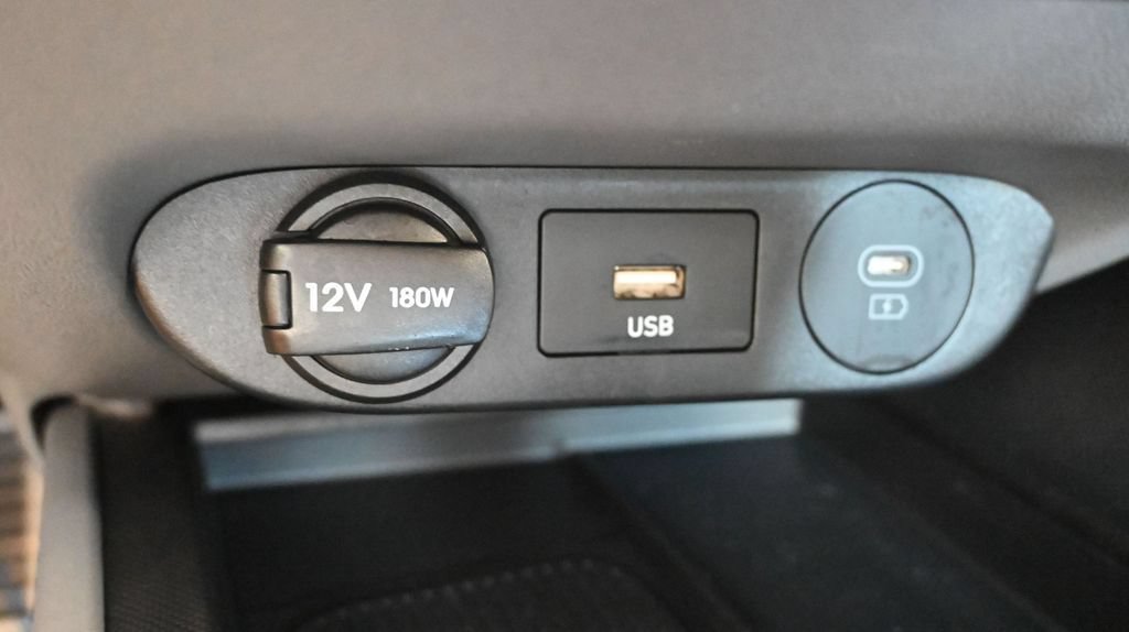 Used 2025 Hyundai Elantra Sport FWD image 33