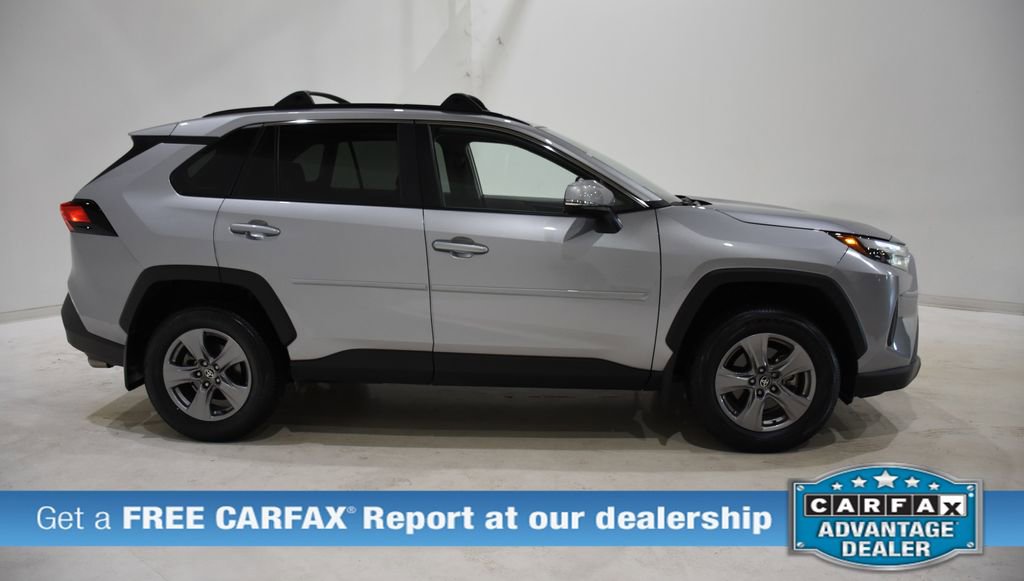 Used 2025 Toyota RAV4 XLE image 3