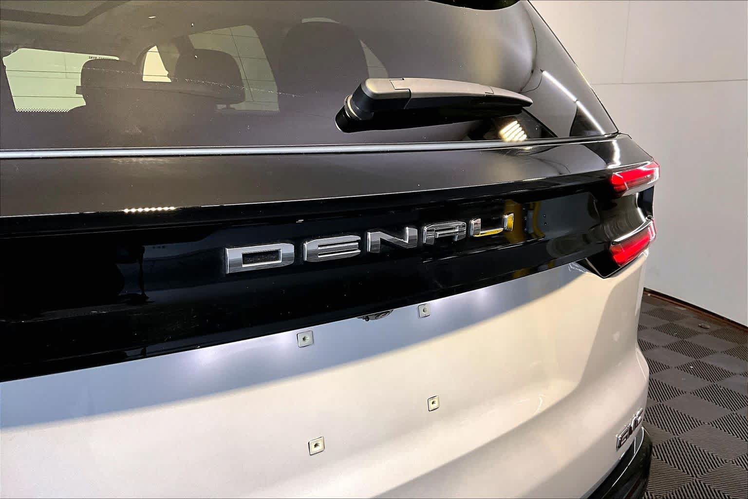 Used 2024 GMC Acadia Denali w/ Super Cruise Package AWD/4WD image 10