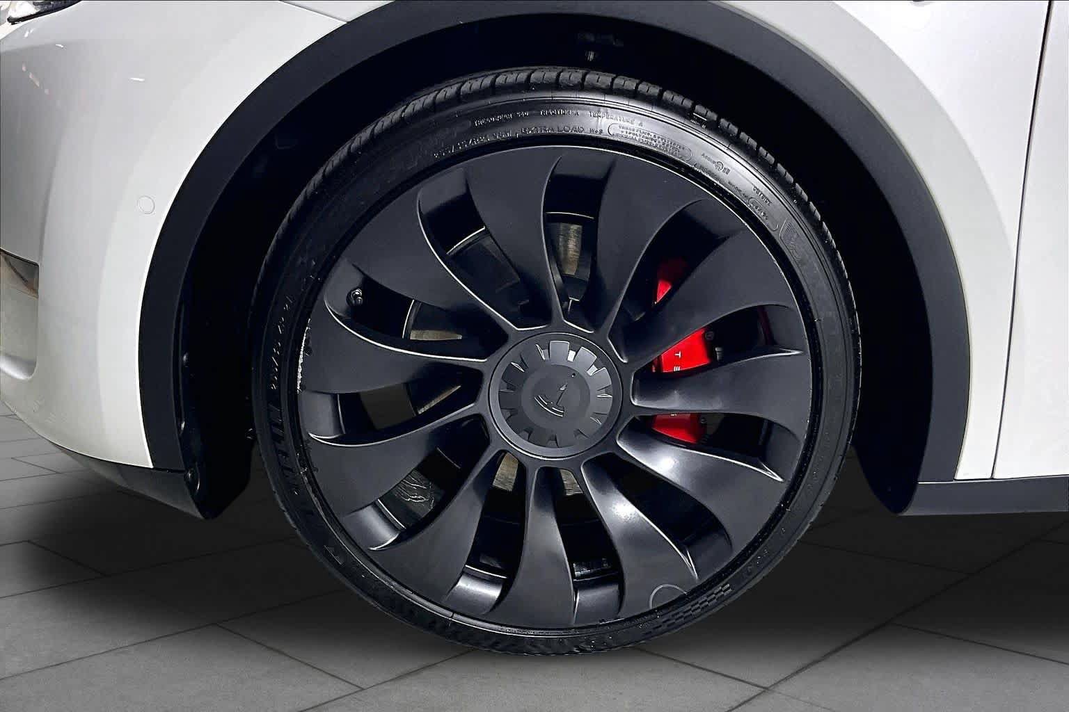 Used 2022 Tesla Model Y Performance AWD/4WD image 10