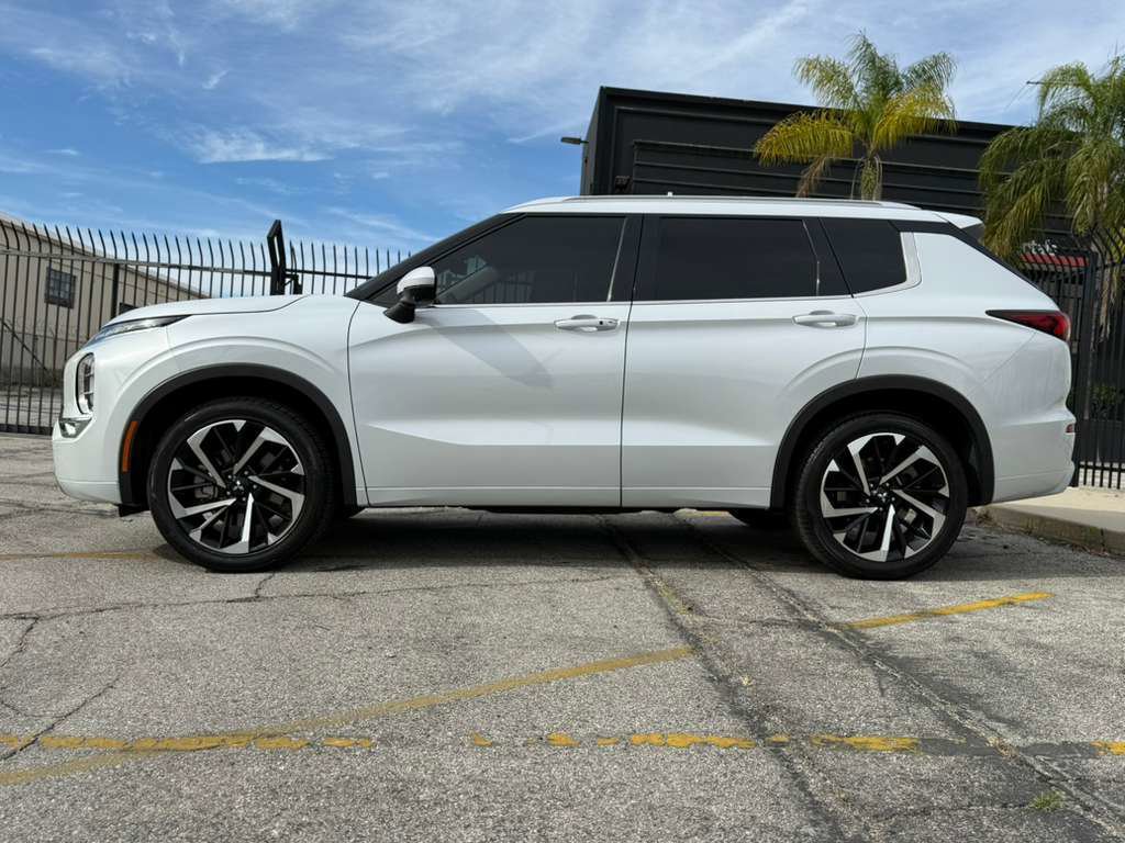 Used 2022 Mitsubishi Outlander SEL image 9