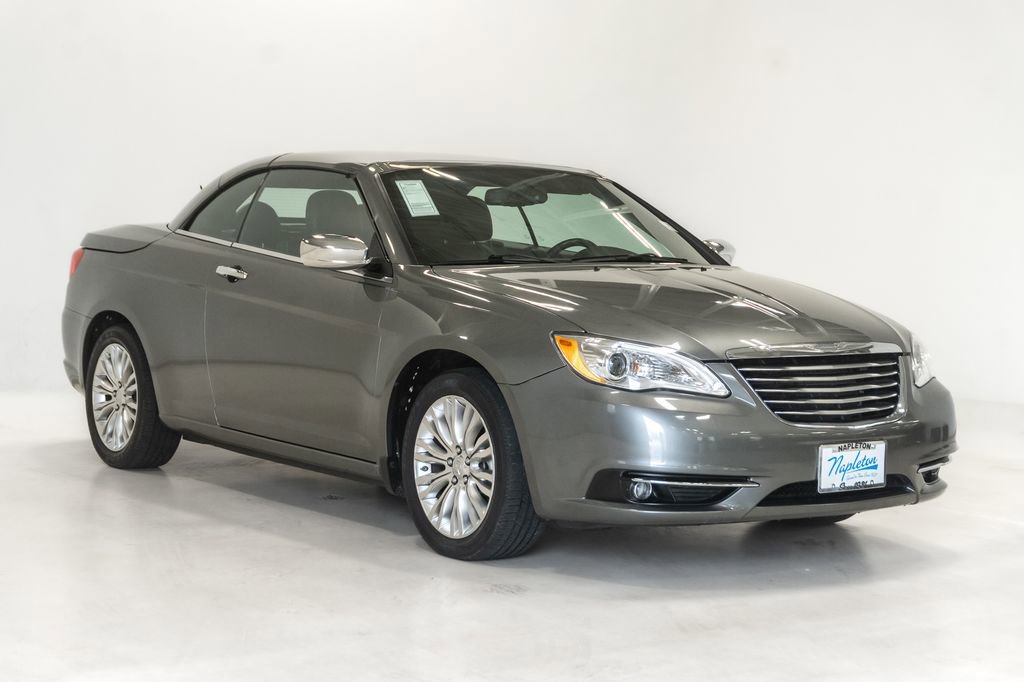 Used 2011 Chrysler 200 Limited FWD image 6