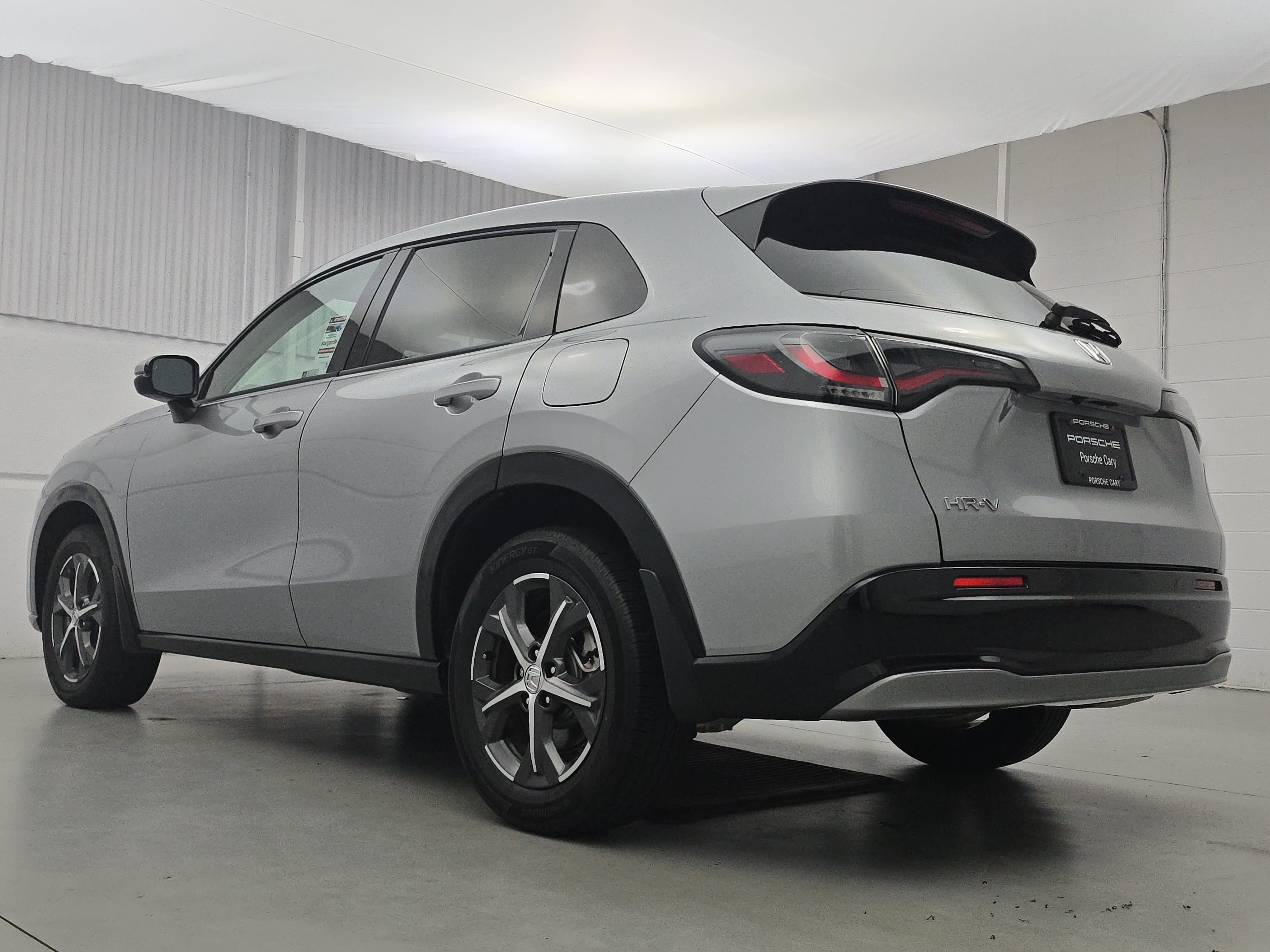 Used 2024 Honda HR-V EX-L image 3