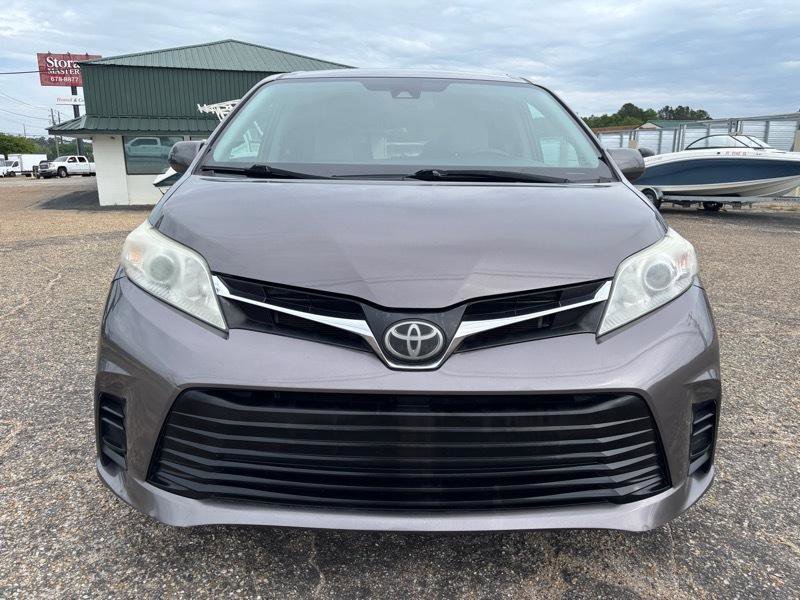 Used 2019 Toyota Sienna LE FWD image 8