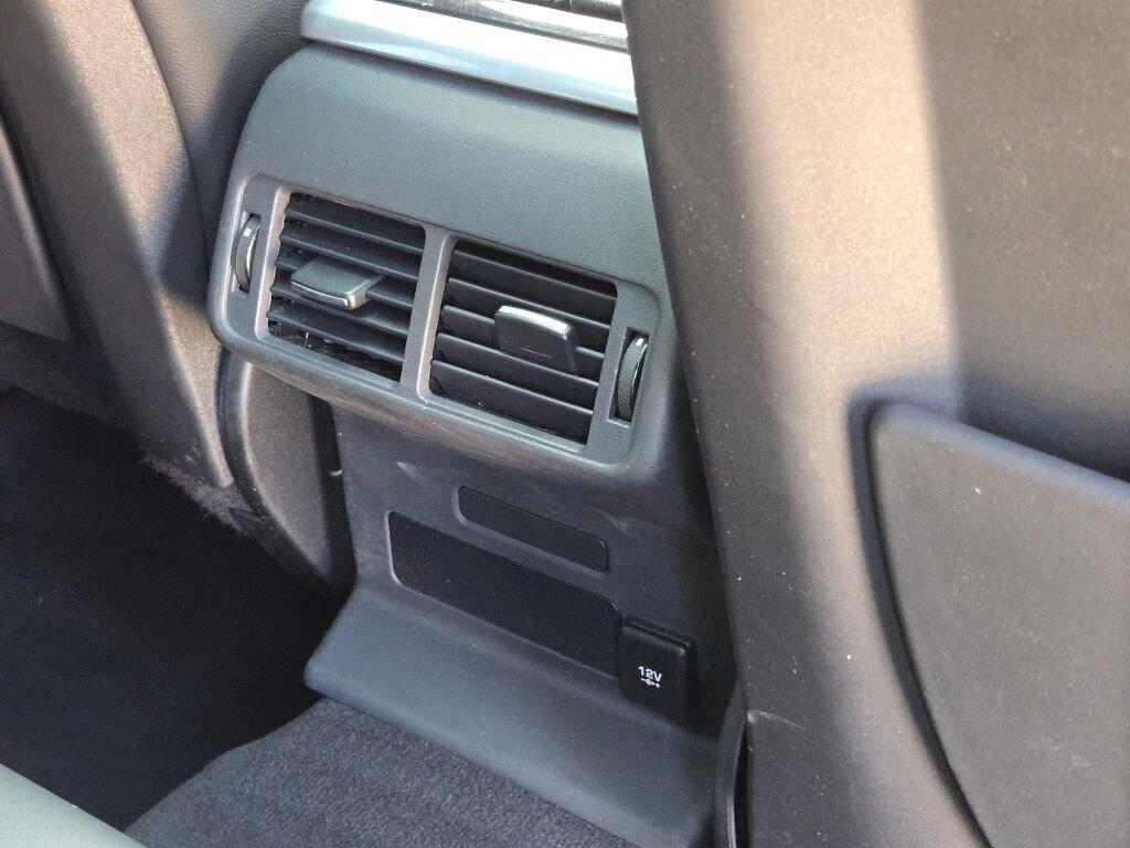 Used 2021 Land Rover Range Rover Velar R-Dynamic S image 11