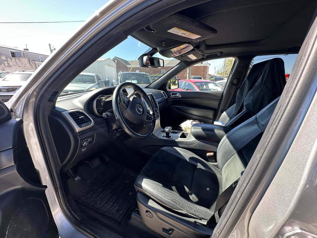 Used 2015 Jeep Grand Cherokee Altitude AWD/4WD image 12